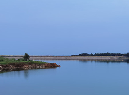 AI視頻聯(lián)網(wǎng)報(bào)警系統(tǒng)提示：湖景雖美，但請(qǐng)遠(yuǎn)離堤岸|峨眉山|峨秀湖