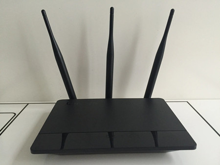 當(dāng)路由器出現(xiàn)光纖不達(dá)標(biāo)、掉線等情況時(shí)，可以這樣處理